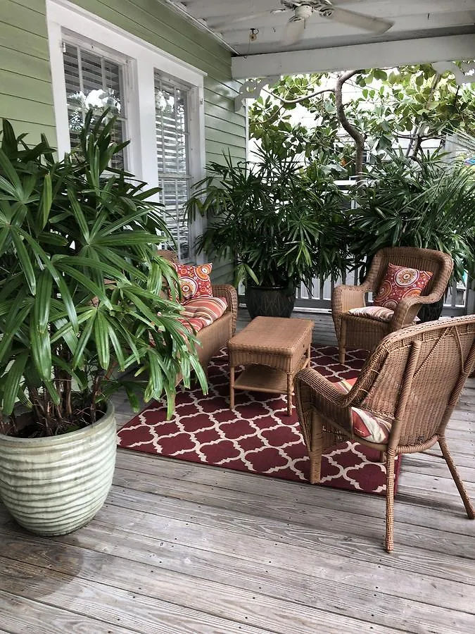 Bed & Breakfast L'Habitation Guesthouse- Adult Exclusive Key West