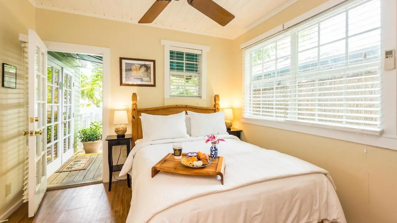 Bed & Breakfast L'Habitation Guesthouse- Adult Exclusive Key West